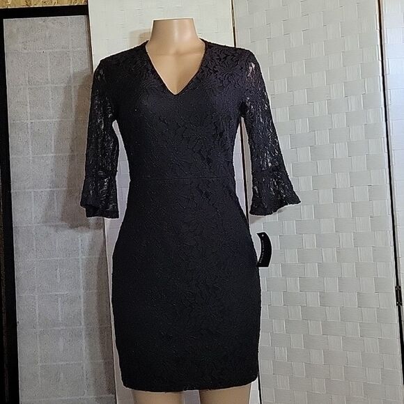 BRAND NEW STELLA &JULIE 3/4 SLEEVE LACE DESIGN V-NECK SHORT DRESS - Picture 11 of 12